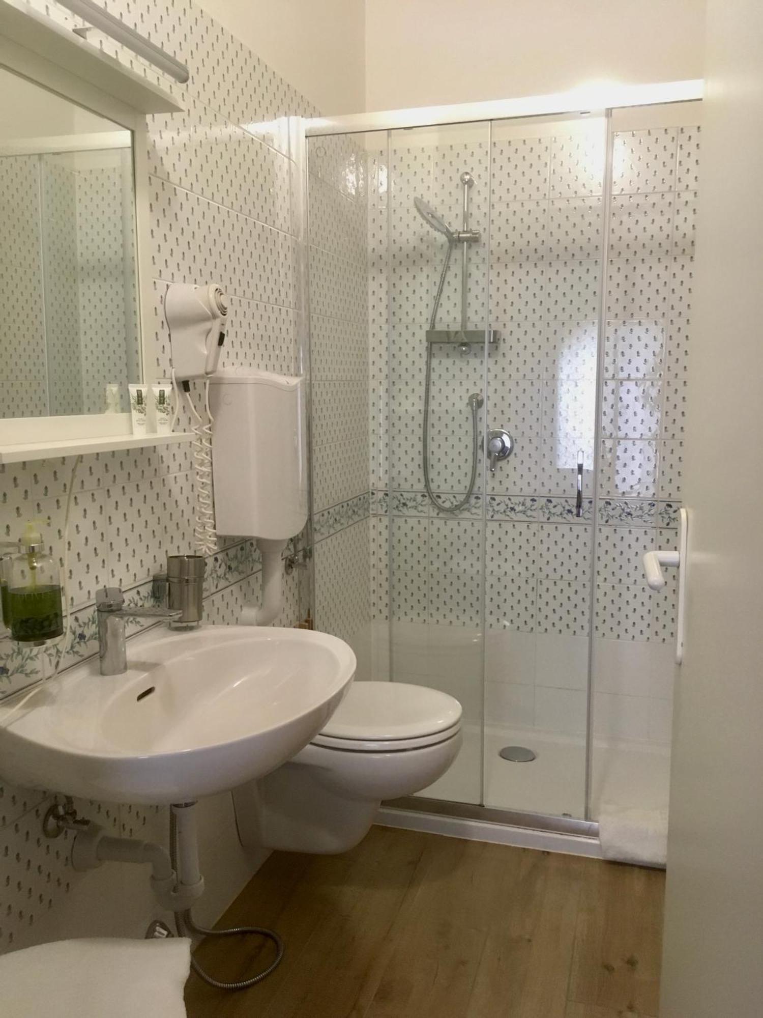 Al Rustico Hotel Torbole Sul Garda Luaran gambar